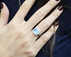 Anello argento con cubic zirconia e pietra idrotermale azzurra Sovrani
