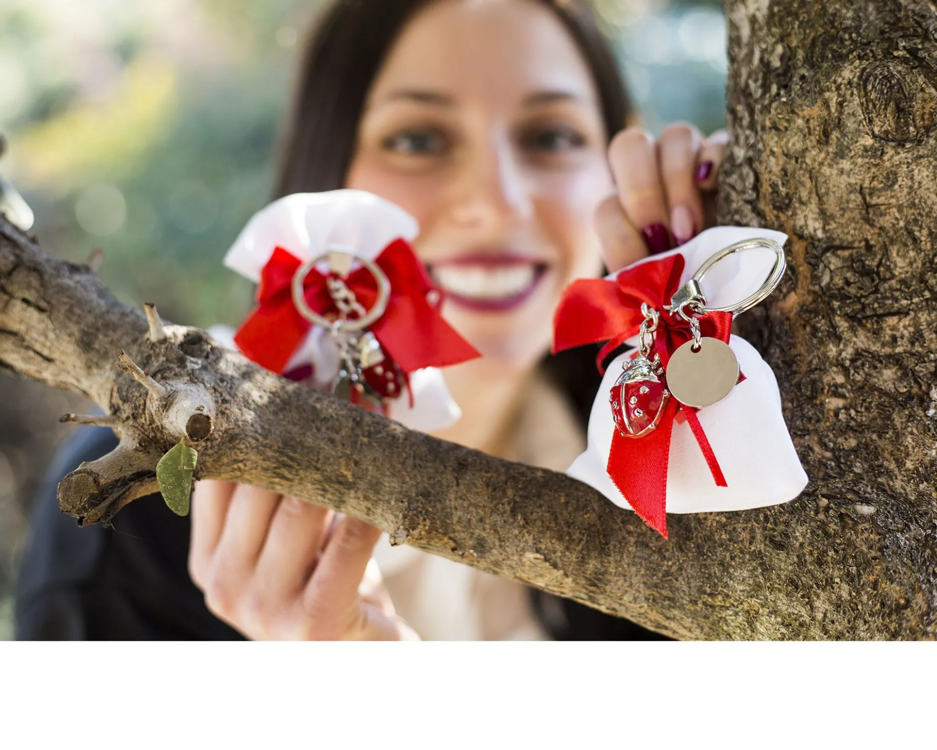 Bomboniera laurea portachiavi coccinella rossa con sacchetto portaconfetti Selezione zanolli