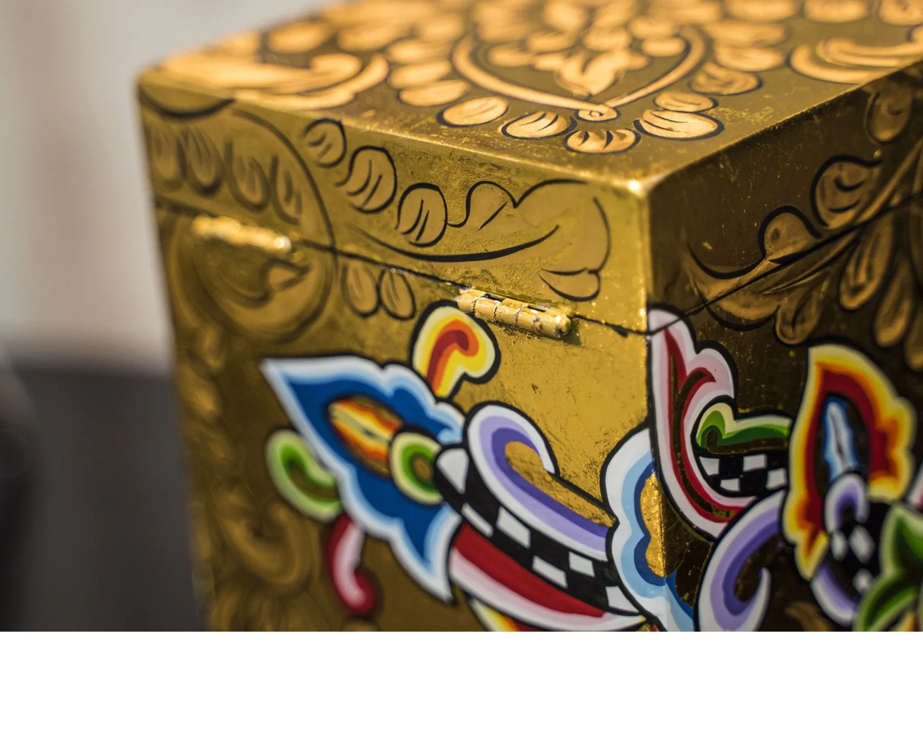 Box square gold dipinto a mano Tom's drag