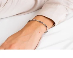 Bracciale tennis oro 750‰ e diamanti ct. 0.85 e zaffiri ct. 1.45 Davite & delucchi