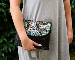 Clutch in tessuto con perline, cristalli e strass Ottaviani