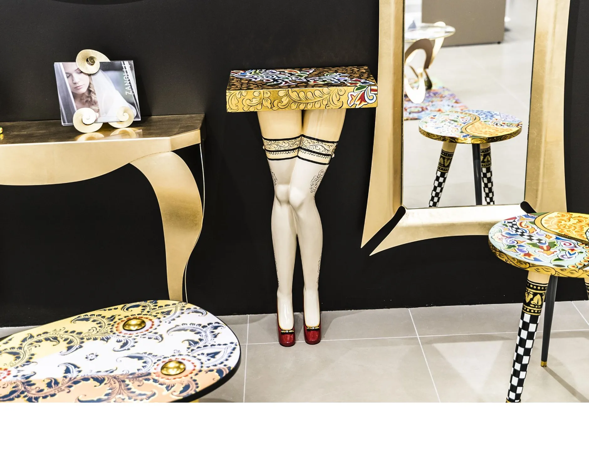 Console table lady's legs dipinta a mano Tom's drag