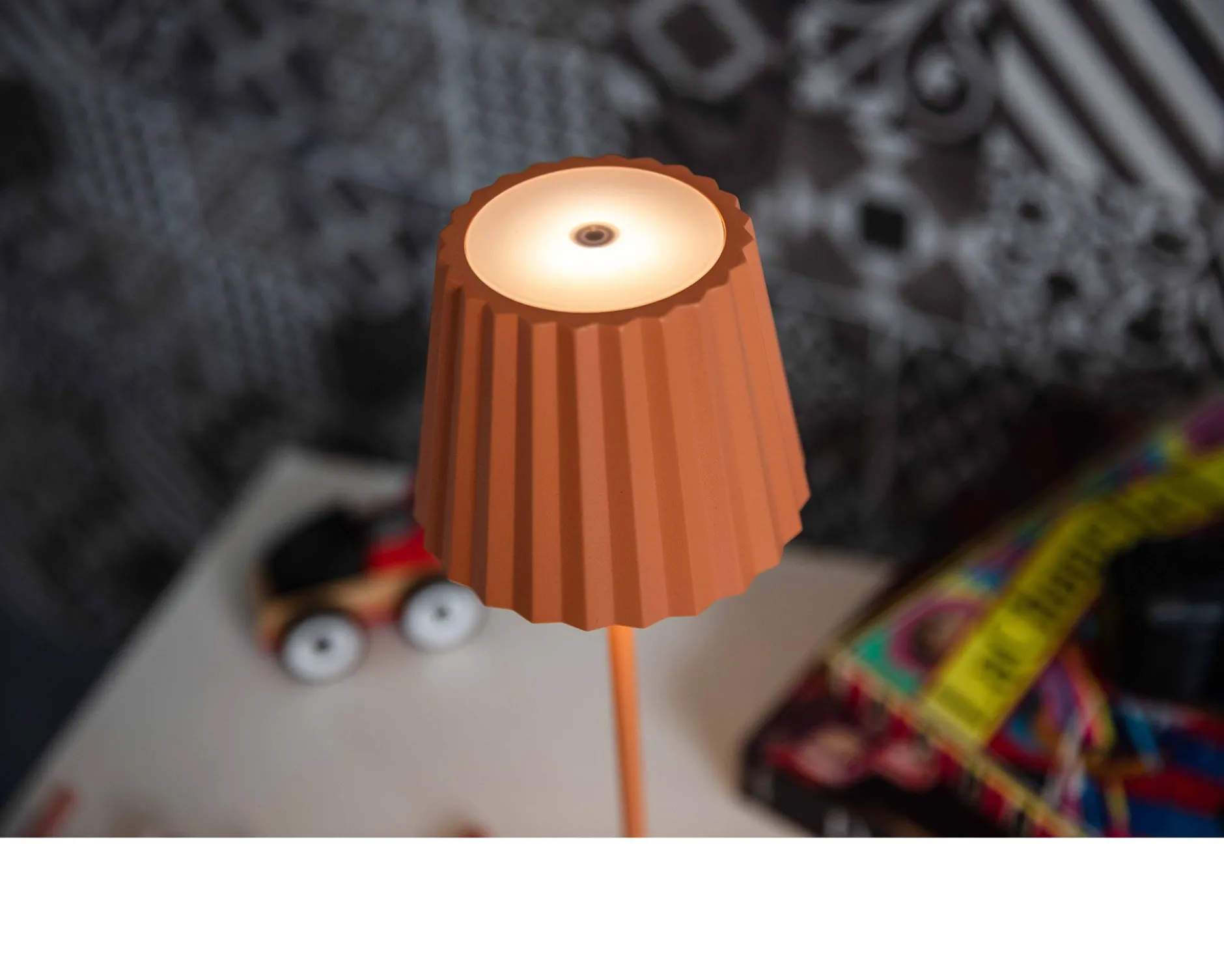 Lampada da tavolo a led troll 2.0 arancio Sompex