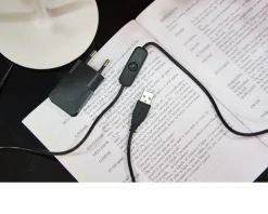 Lampada da tavolo mini geen-a acciaio colore bianco con alimentazione diretta Kartell