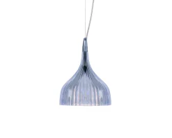 Lampada sospensione e' azzurra Kartell