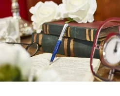 Penna a sfera classica lady argento con puntale e testina in lacca blu Settelaghi