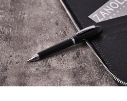 Penna a sfera classica lady con cappuccio in metallo laccato nero Settelaghi