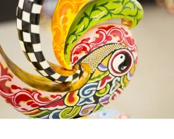 Sculpture blossom dipinta a mano Tom's drag